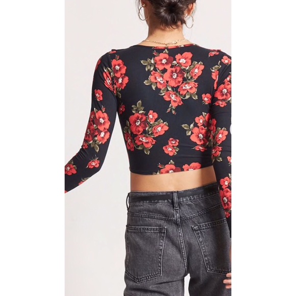 NEW Forever 21 Floral Surplice Ruffle Crop Top - Picture 3 of 8